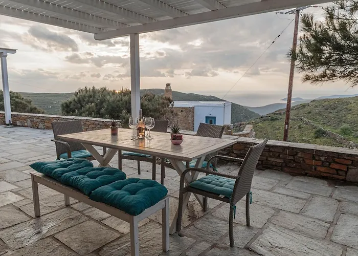 Crown Luxurious Residences, Kythnos