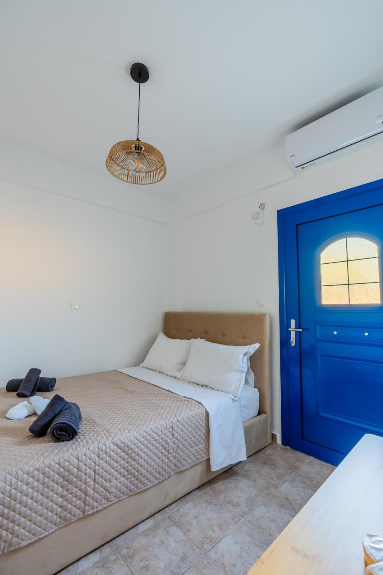 Crown Luxurious Residences, * Kythnos