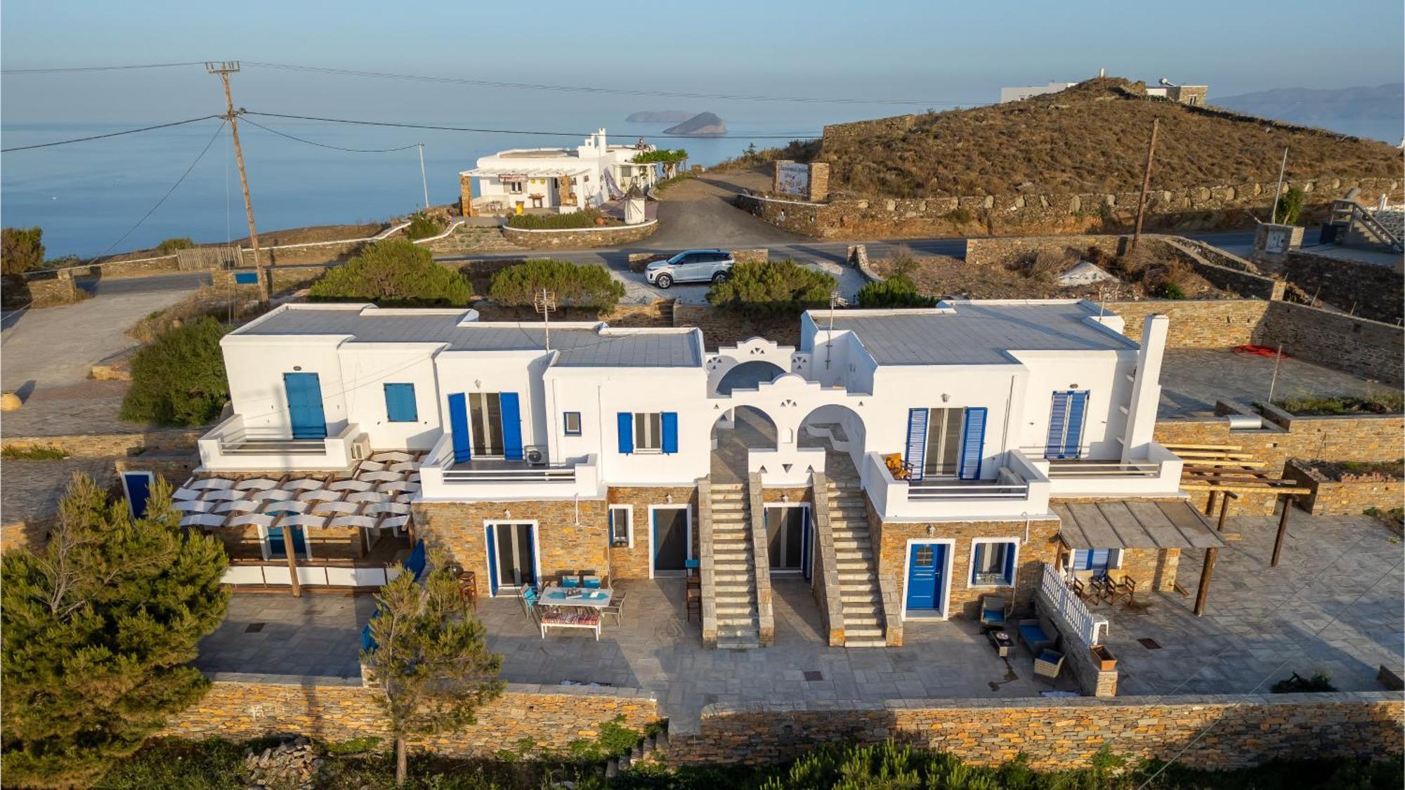 Crown Luxurious Residences, Kythnos
