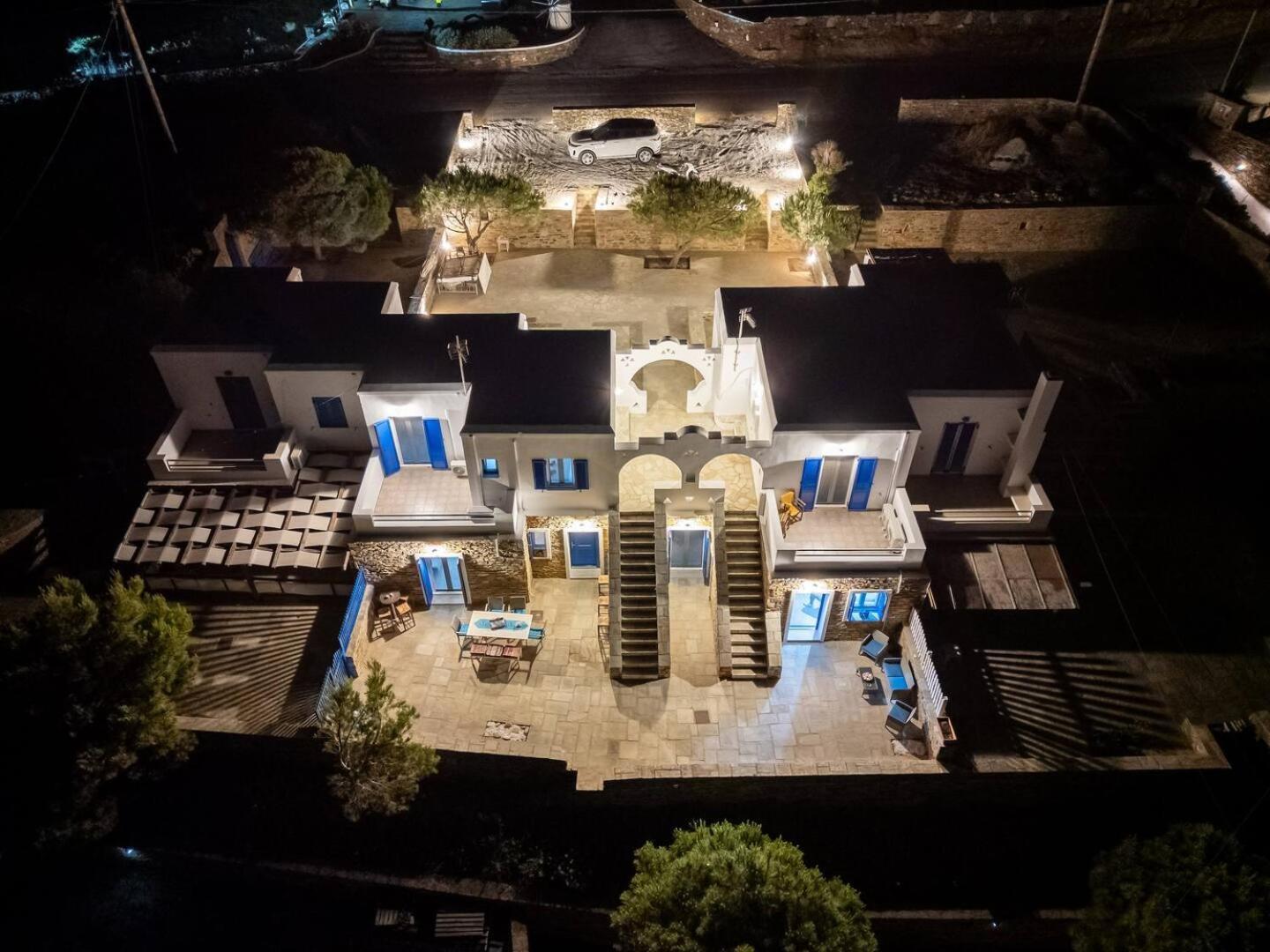 Crown Luxurious Residences, Kythnos